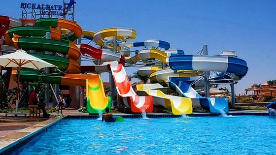 Παιδικά παιχνίδια υπαίθριο πισίνα νερό γυαλί ίνες σωλήνα σπειροειδή διαδρόμιο