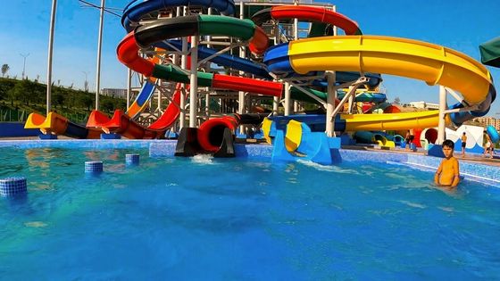Καλή τιμή. Εξοπλισμός πισίνας Μικρός σπειροειδής διαδρόμος για εμπορικό υπαίθριο παιδικό χώρο σε απευθείας σύνδεση