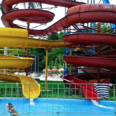 Παιδιά Πλατόπεδο Παιχνιδιών Παιχνιδιών Παιχνιδιών Παιδική Μηχανή Διασκέδασης Παιδιά Υδατοφλέβας