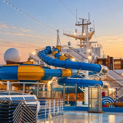 Custom Spiral Water Slide With Multiple Flumes Fiberglass 6-8mm Thk For Water Slide Theme Park